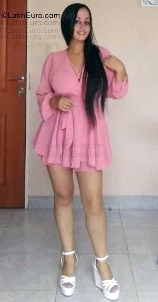 Date this sensual Venezuela girl Alejandra.123 from Caracas VE5350