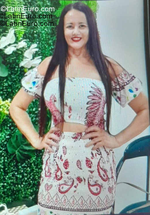 Date this cute Brazil girl Milah from Brasil BR12384