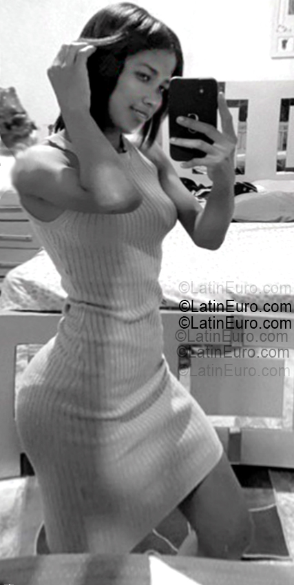 Date this happy Dominican Republic girl Elisbeth from San Pedro De Macoris DO55446
