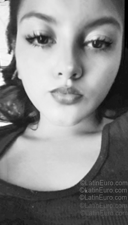 Date this lovely Costa Rica girl Carlita from Limon CR562