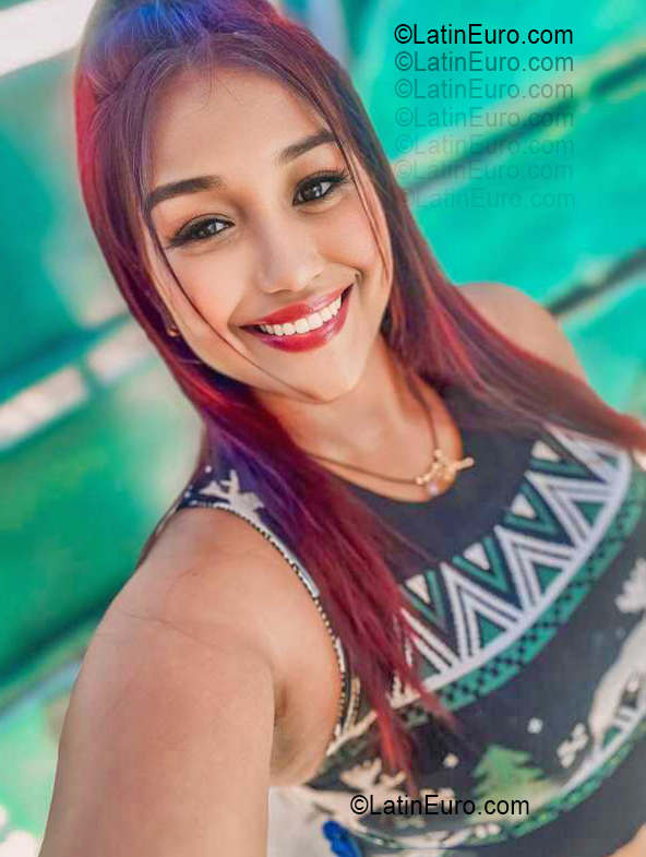 Date this sensual Venezuela girl Ana from Maracaibo VE5372