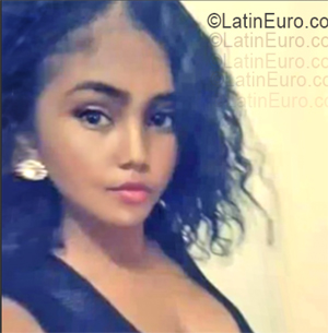 Date this charming Dominican Republic girl Angelica from Santo Domingo DO55540
