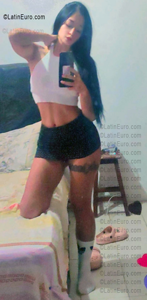 Date this attractive Venezuela girl Lau from Caracas VE5386