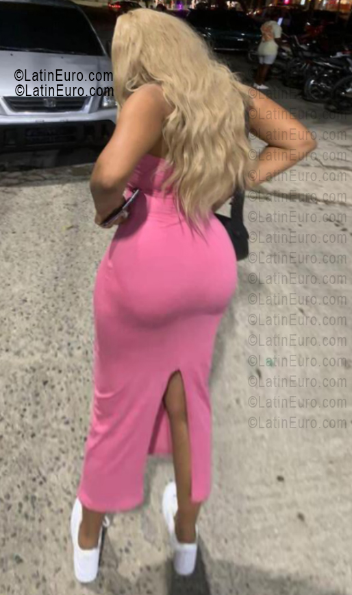 Date this good-looking Dominican Republic girl Dariela from Santo Domingo DO55678