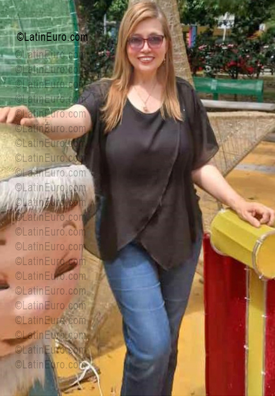 Date this hot Colombia girl Noel from Bogota CO33544