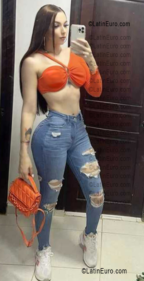 Date this tall Dominican Republic girl Shauny from Santiago DO55877
