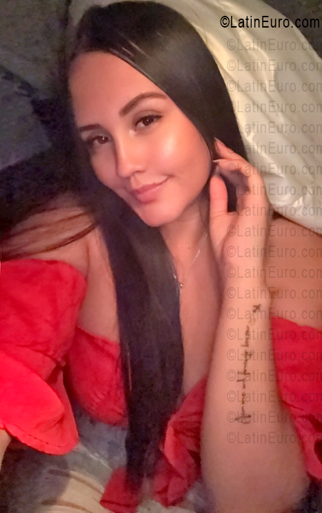 Date this foxy United States girl Paula Andrea from Los Angeles US25259