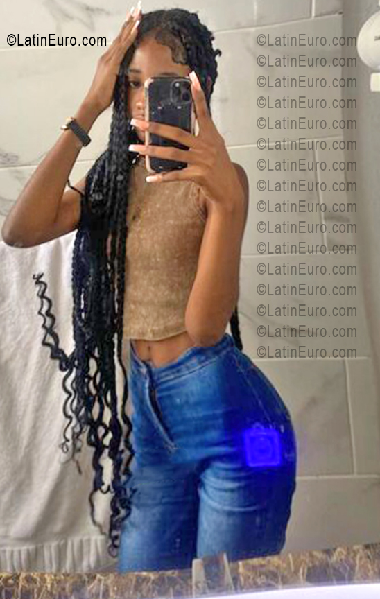 Date this happy Dominican Republic girl Kame from Santiago DO55790