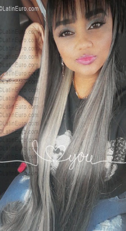 Date this nice looking Dominican Republic girl Ana from Santo Domingo DO56321