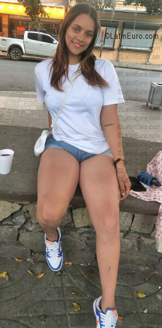 Date this sensual Dominican Republic girl Yanilka from La Vega DO55881