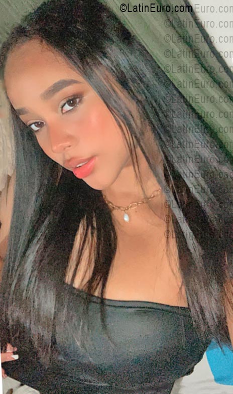 Date this delightful Colombia girl Nayeli from Cali CO33589