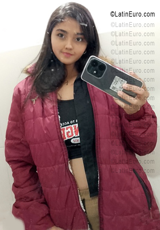Date this nice looking Colombia girl Luisana from Barranquilla CO33606