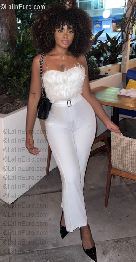 Date this hot Puerto Rico girl Esmeilin from Caguas PR267