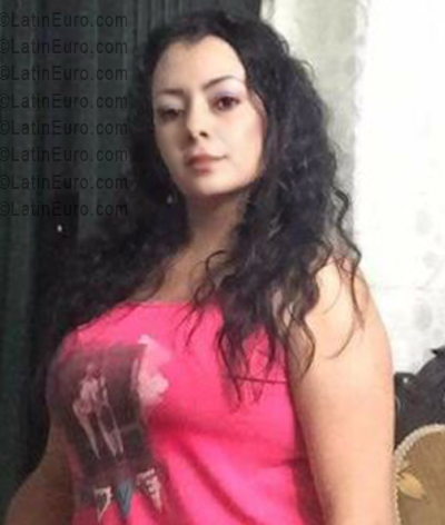 Date this delightful Colombia girl Andrea from Cali CO33630