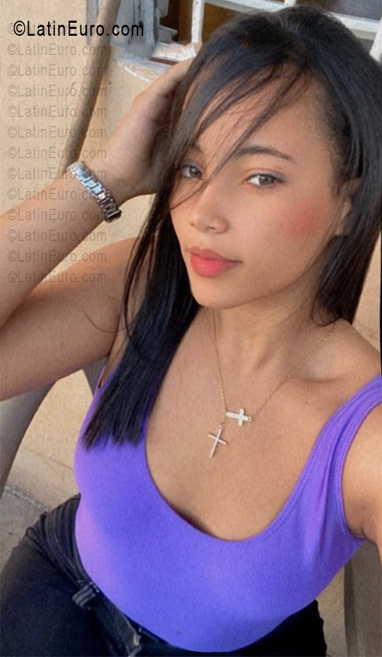 Date this funny Dominican Republic girl Jesilyn from Santo Domingo DO56041