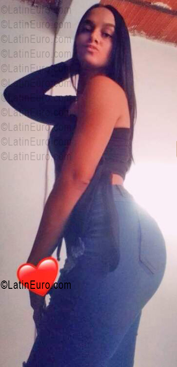 Date this nice looking Venezuela girl Franyer from Caracas VE5426