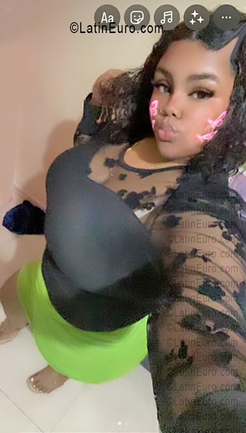 Date this foxy Dominican Republic girl Mercy from Mercy DO56133
