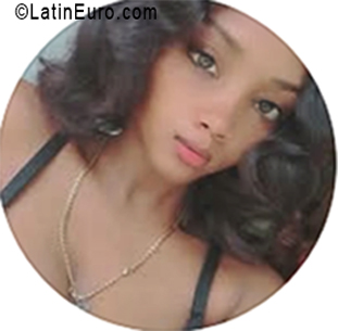 Date this gorgeous Dominican Republic girl Mara from Santo Domingo DO56136