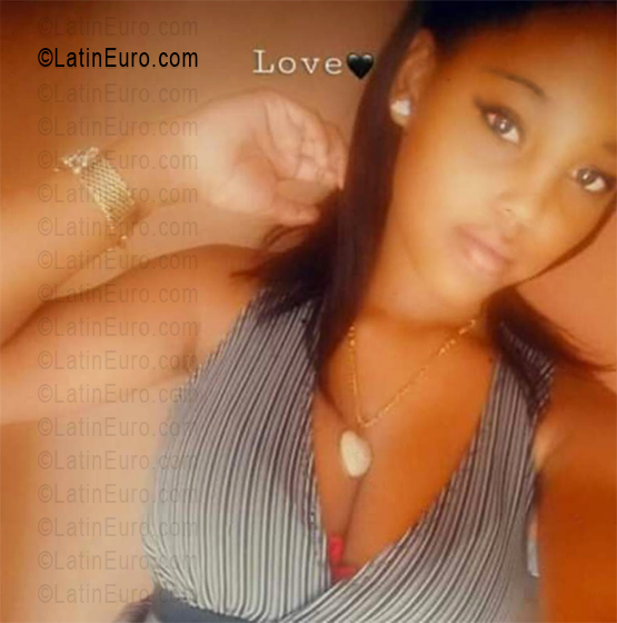 Date this good-looking Dominican Republic girl Vale from Higuey DO56335