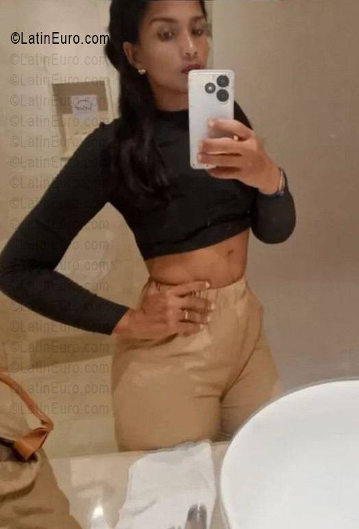 Date this good-looking Dominican Republic girl Karen from Santo Domingo DO56342