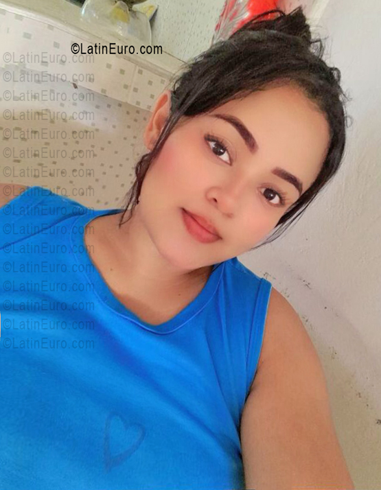 Date this hot Colombia girl Dulce from Barranquilla CO33737