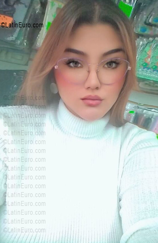 Date this happy Ecuador girl Ximena from Ibarra CO33746