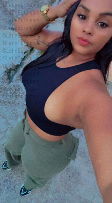 Date this lovely Dominican Republic girl Yokasta from Santo Domingo DO56478