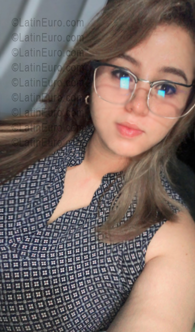 Date this pretty Honduras girl Delmys from Cortes HN3009