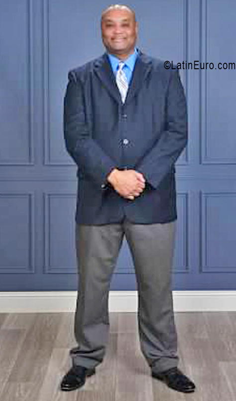 Date this charming United States man Alvin from Dallas US25551