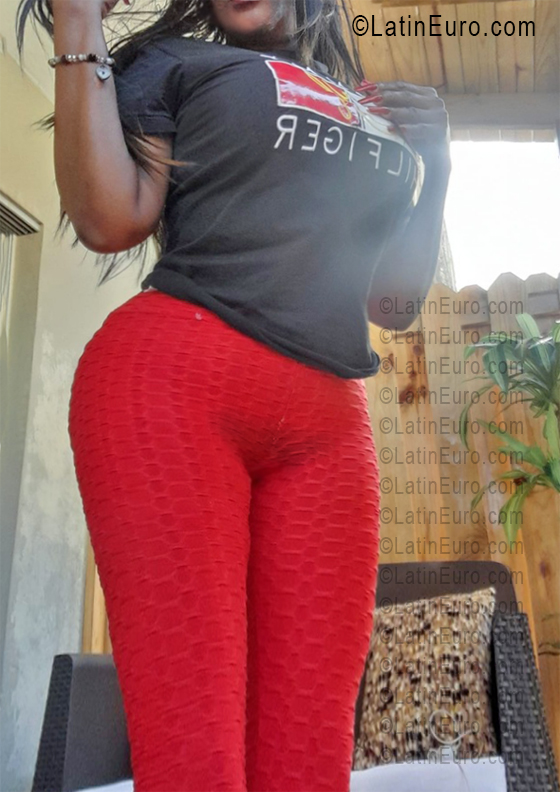 Date this pretty Dominican Republic girl Catalina from Santo Domingo DO56509