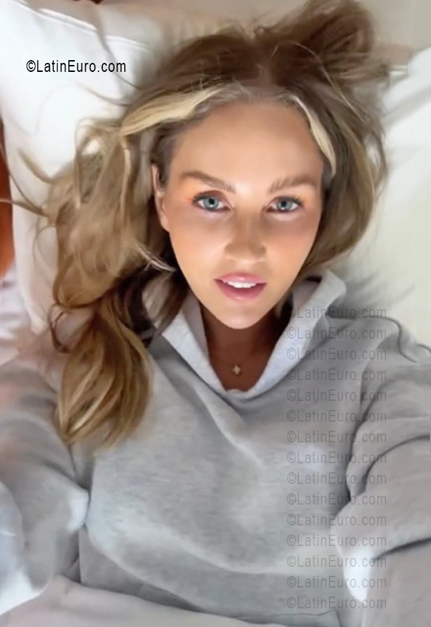 Date this foxy Germany girl Marth from Frankfurt DE580