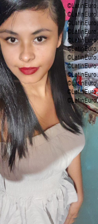Date this tall Nicaragua girl Jennifer from Managua NI337