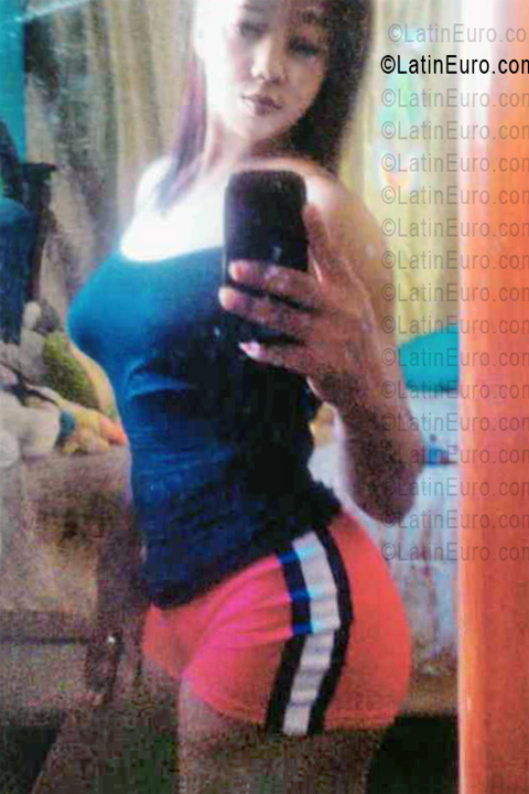 Date this athletic Dominican Republic girl Lina from Esperanza DO56541