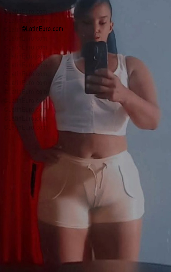 Date this hard body Dominican Republic girl Brythey from Santiago De Los Caballeros DO56558