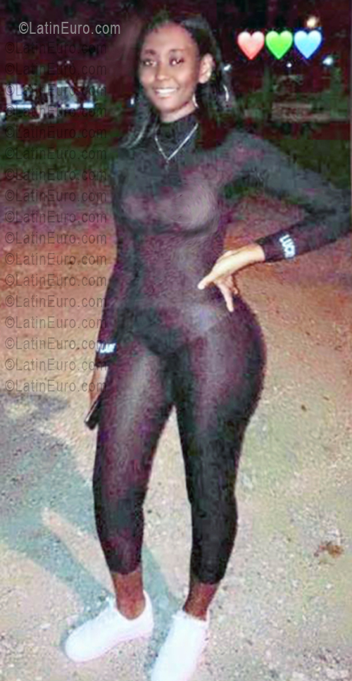 Date this gorgeous Dominican Republic girl Yolanda from Santo Domingo DO56600