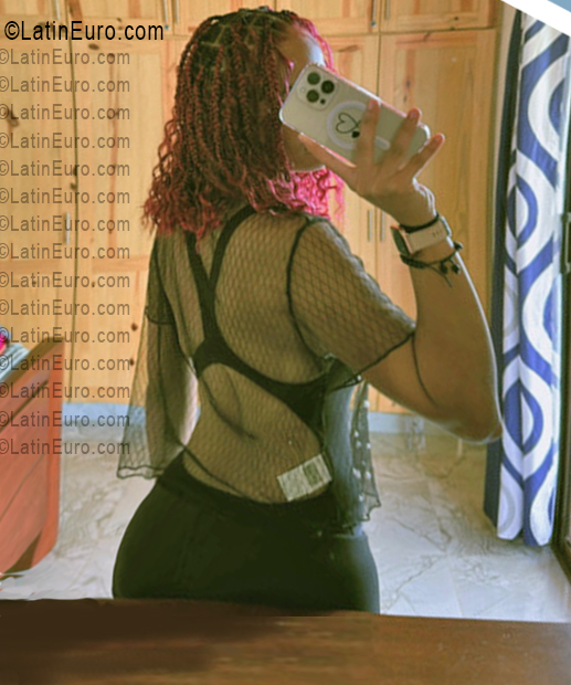 Date this athletic Dominican Republic girl Chanty from Santo Domingo DO56629