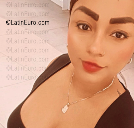 Date this young Colombia girl Lady from Cali CO33775