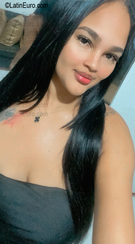 Date this sultry Dominican Republic girl Yennifer from Santo Domingo DO56686