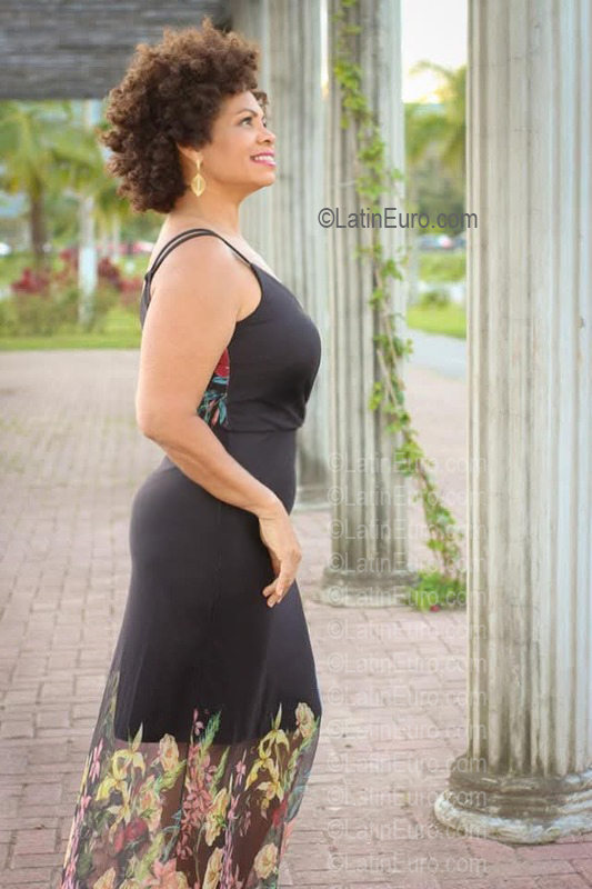 Date this foxy Brazil girl Maria from Maringa BR12426