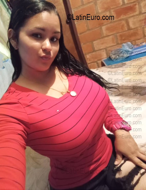 Date this beautiful Venezuela girl Yolin from Caracas VE5724