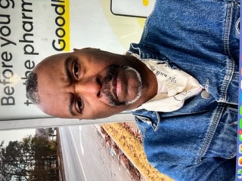 Date this funny United States man ISAIAH from Bonaire US25613