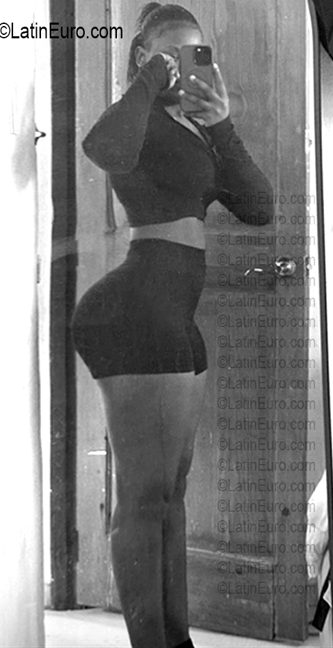 Date this delightful Dominican Republic girl Angelina from Santo Domingo DO56740