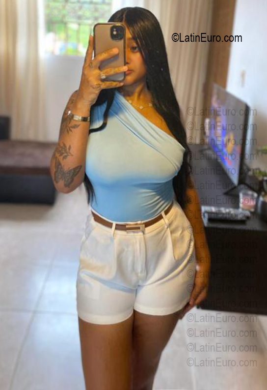 Date this voluptuous Dominican Republic girl Rain from Santiago De Los Caballeros DO56765