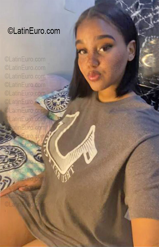 Date this gorgeous Dominican Republic girl Ashley from Santo Domingo DO56766