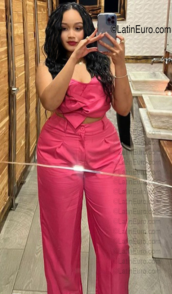 Date this hard body Dominican Republic girl Rosa from Santiago DO56820