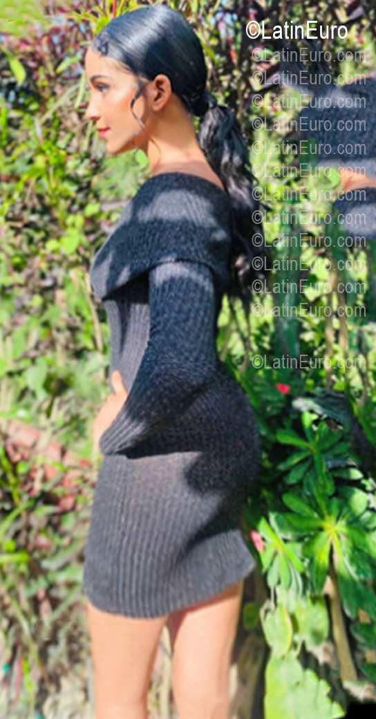 Date this exotic Dominican Republic girl Yaneris from Moca DO56973