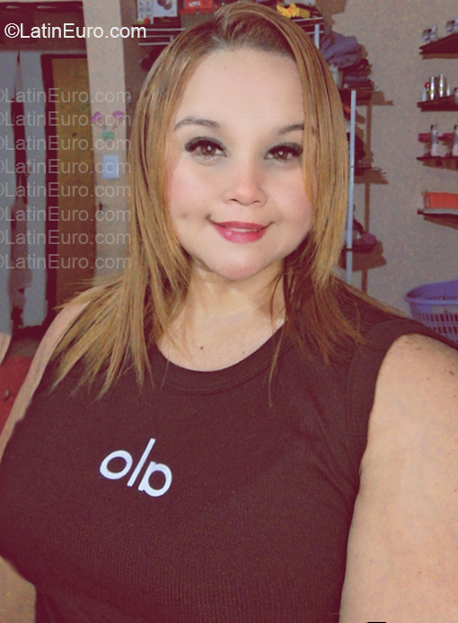 Date this lovely Venezuela girl Karina from Caracas VE5747