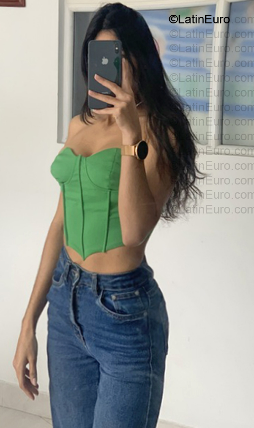 Date this voluptuous Colombia girl Angie from Ocana CO33866