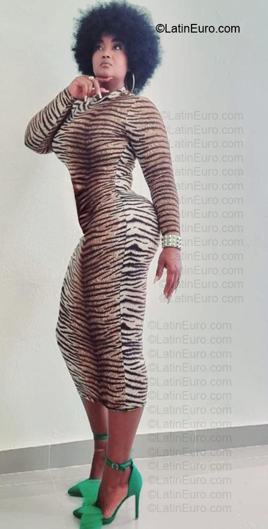 Date this charming Dominican Republic girl Negrita from Ato Mayor DO57063