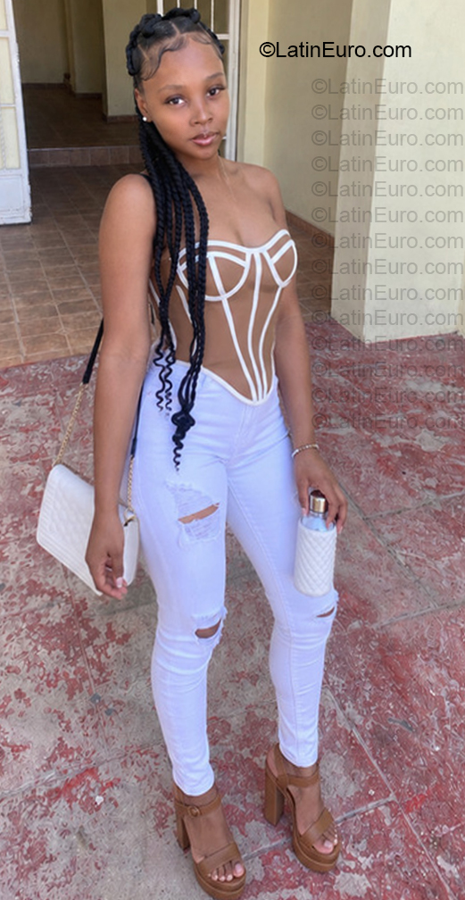 Date this nice looking Dominican Republic girl Katty from Santo Domingo Norte DO57170